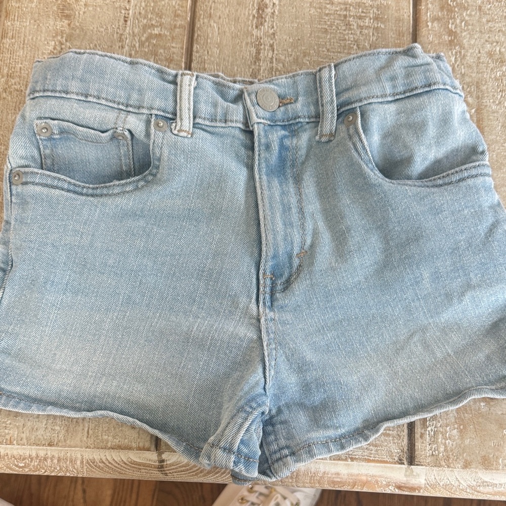 Girls Levis Light Wash Jean Shorts